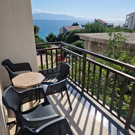 Pensión Lidus Brist