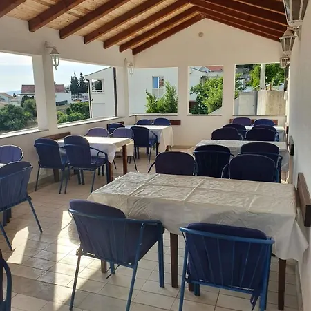 Lidus Πανσιόν 3*